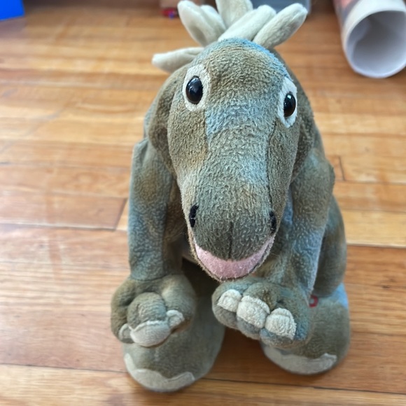 Cuddle Barn electronic stegosaurus plush - Picture 4 of 4